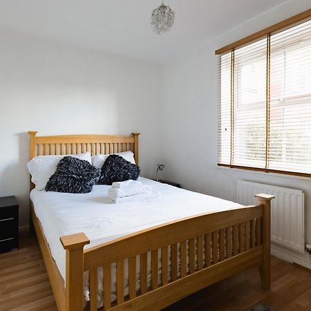 Hullidays Victora Dock- Refurbished 2024 Apartment Kingston upon Hull Exterior photo