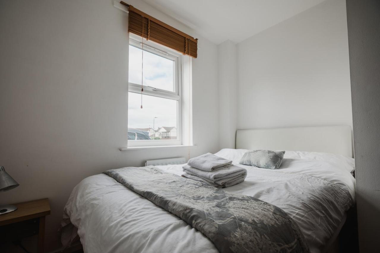 Hullidays Victora Dock- Refurbished 2024 Apartment Kingston upon Hull Exterior photo